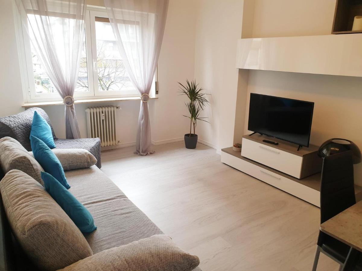 J&M House -Fronte Ospedale- Incluso Netflix E Disney Plus Udine Bagian luar foto